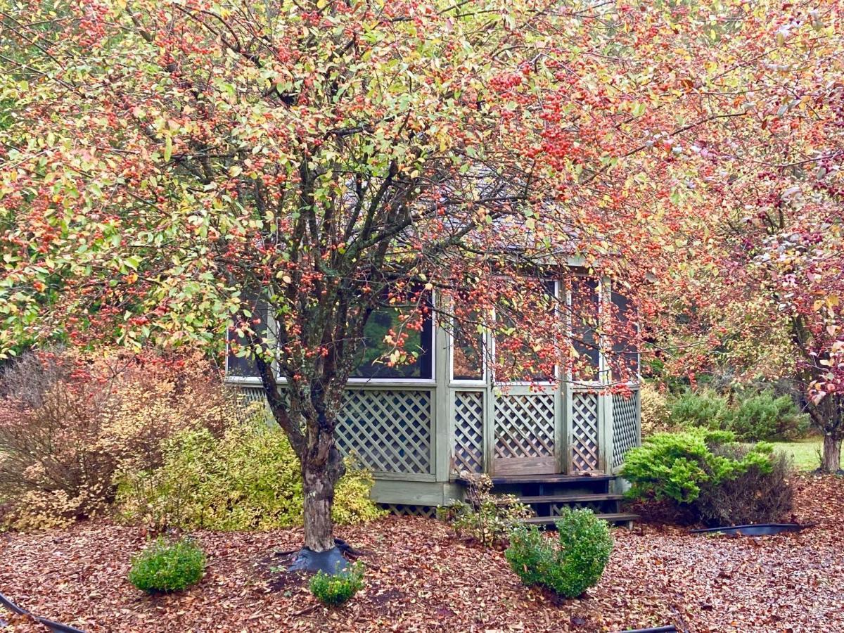 Garden Grove Retreat & Lodging Near Pictured Rocks, Fayette, Trails Kültér fotó