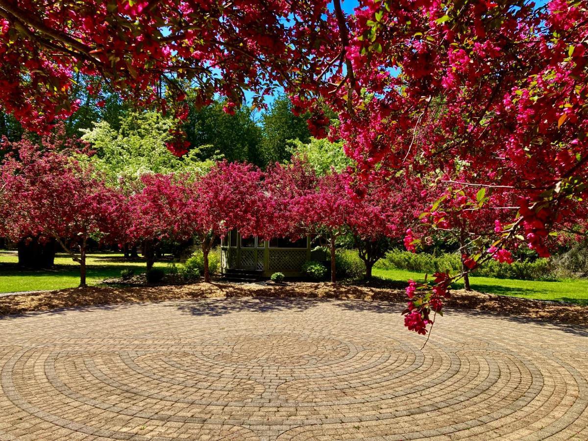 Garden Grove Retreat & Lodging Near Pictured Rocks, Fayette, Trails Kültér fotó